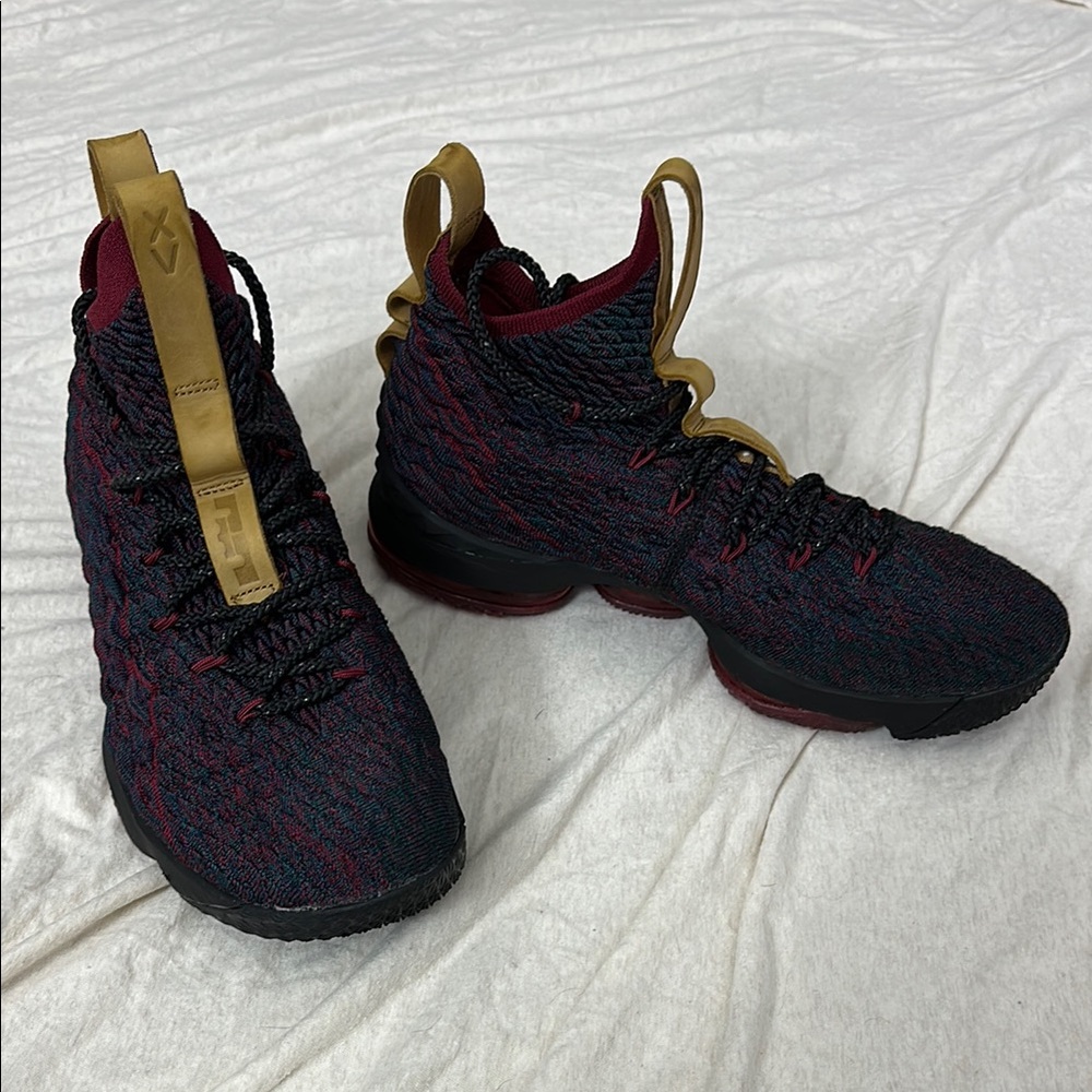 Nike LeBron 15 “New Heights” basketball sneakers men’s size 8.5